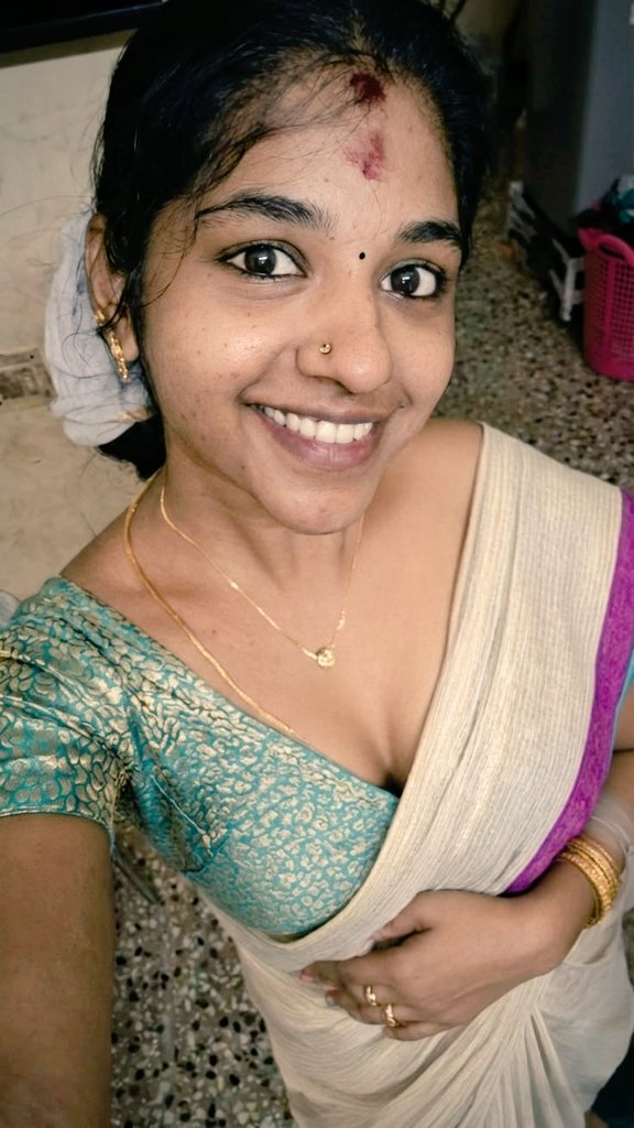 vaishali251298's tweet photo. Unseen of natural dusky beauty🥶 her face looks pure love❤ https://t.co/8EqWLYTkW9