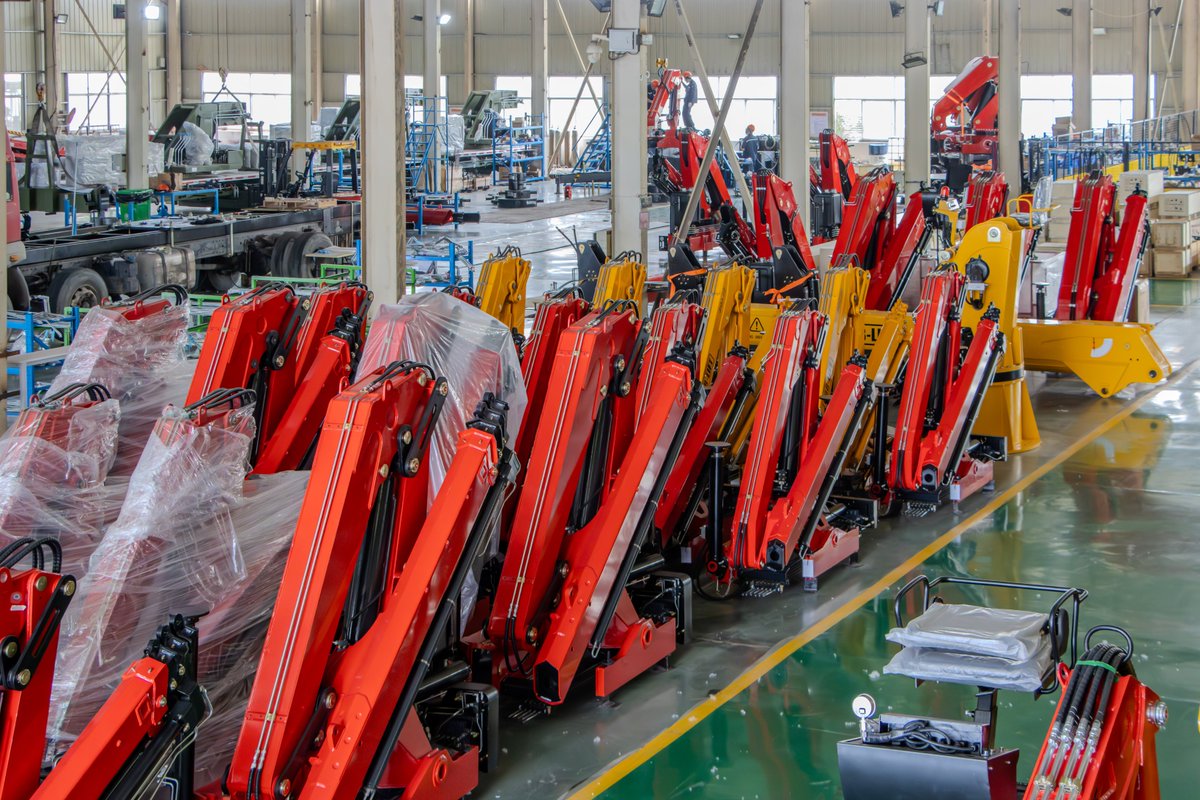 LiftBob3672's tweet photo. At the BOB-LIFT factory, every machine is built through a professional production process.
BOB-LIFT, built with professionalism and trusted by customers.
#BOBLIFT #FactoryView #CraneManufacturer #ProfessionalFactory #ConstructionMachinery #TruckCrane #MarineCrane #MadeInChina https://t.co/i44zYGxX5H