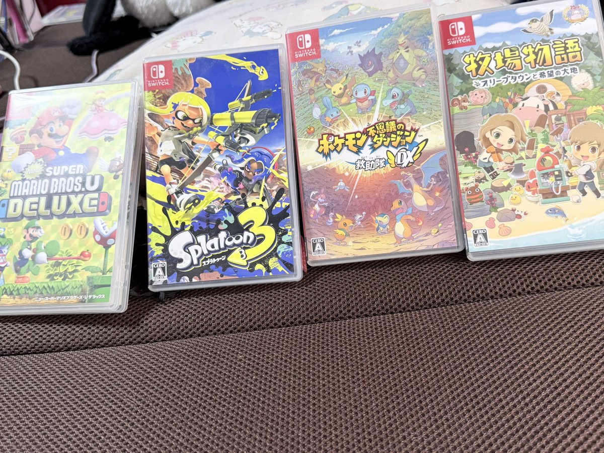 自分の部屋を捜索したら、SUPERMariobrothers u DELUXE、スプラ