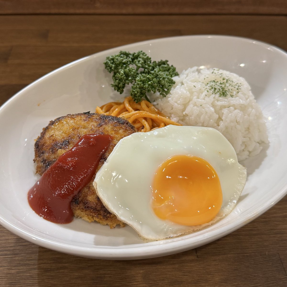 hackle0935's tweet photo. ランチタイム営業中です☀️

暑いと感じる日が多くなってきましたね…💦
ゆっくりお食事をしていただけるよう、店内過ごしやすい温度にしております！
お仕事の休憩中にもご利用ください👍
本日もみなさまのご来店お待ちお待ちしております。
#カフェアンドキッチンハックル https://t.co/HcOMTK9Wx1
