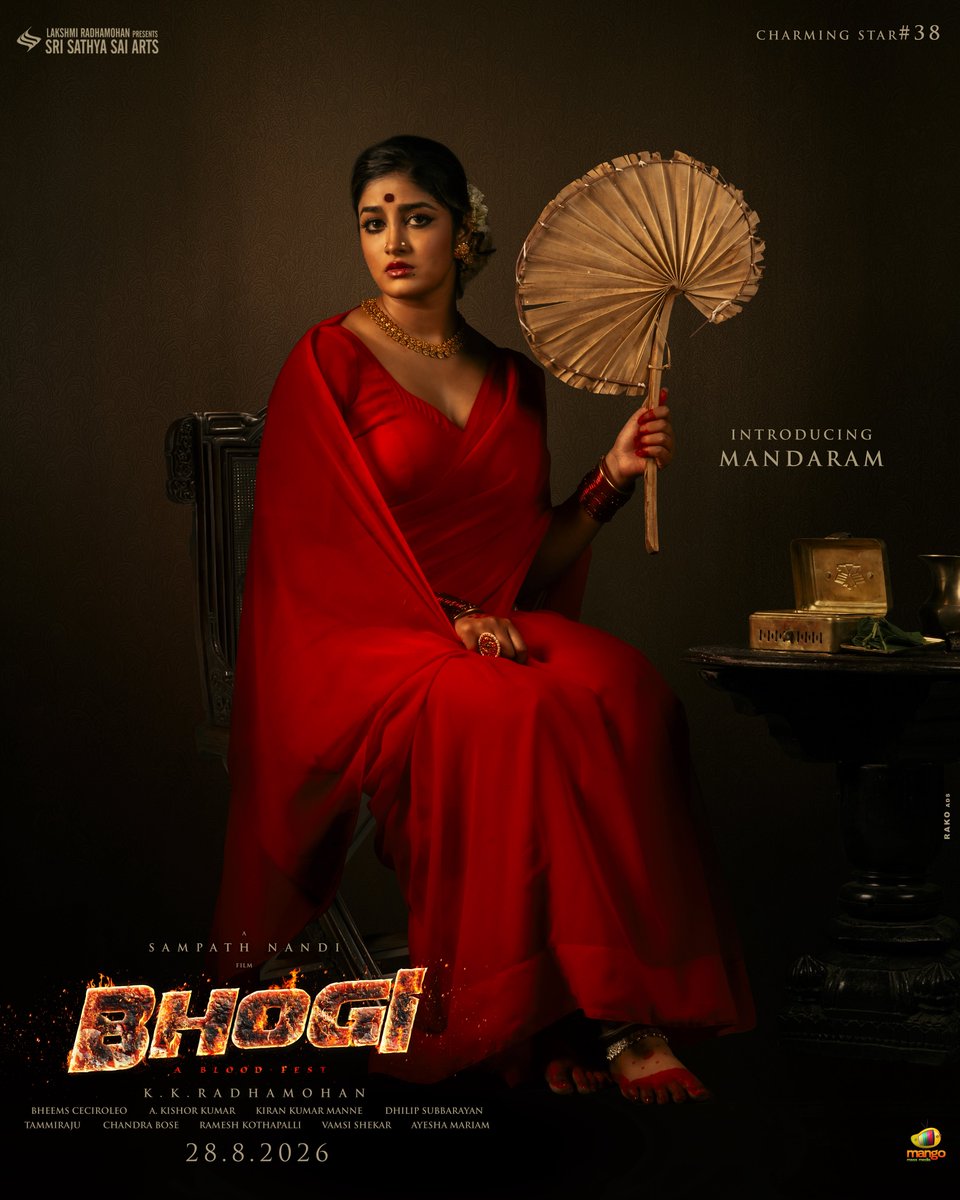 IamSampathNandi's tweet photo. “నా బొ***లో ప్రపంచం 
చల్ తీ!
మందారం ఈడ….”

Introducing M A N D A R A M 🌺❤️‍🔥✨

Beauty the world desired..
A soul it never understood.

Powered by the fearless @DimpleHayathi 💫

#Bhogi🔥

A #SharwaSampathBloodFest💥

Charming Star @ImSharwanand @anupamahere @KKRadhamohan @rohitpathak99 @dhilipaction @kishorkumardop #BheemCeciroleo @KirankumarMann4 @ayeshamariam9 @irameshrammi @SriSathyaSaiArt @MangoMassMedia #CharmingStar38