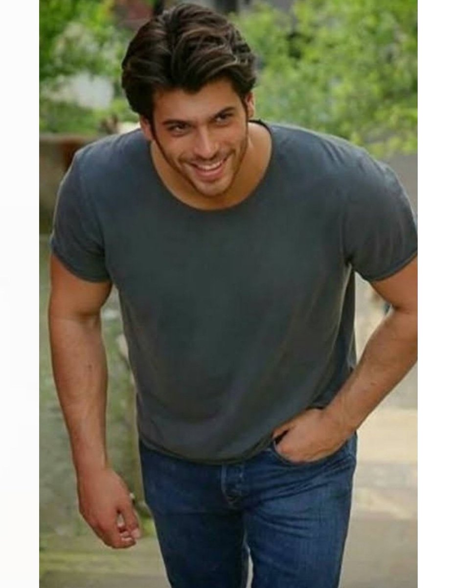 Buenos días.  🌬🍀

#CanYaman♡