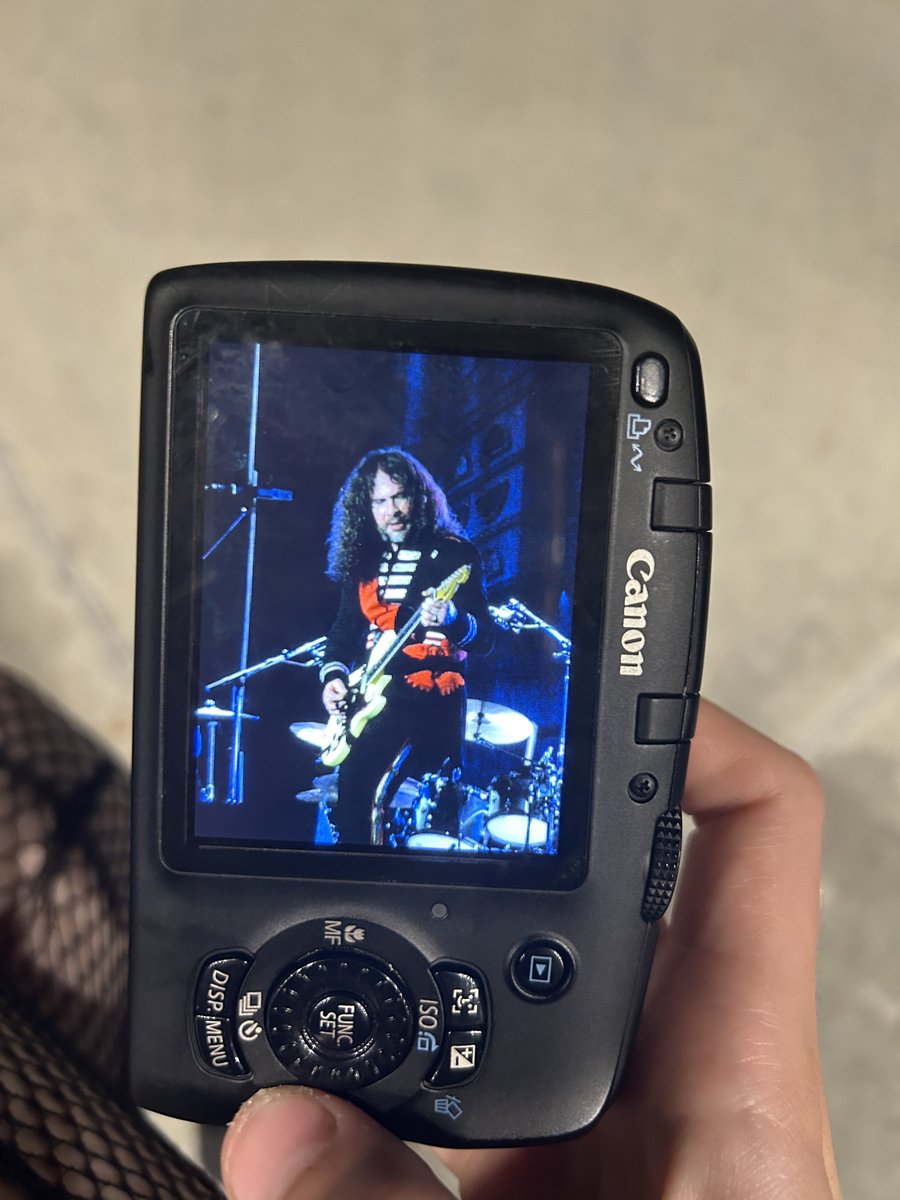 BiGDEATH3NERGY's tweet photo. Sneak peak while I wait for my Uber. https://t.co/qGDfnrhNJg