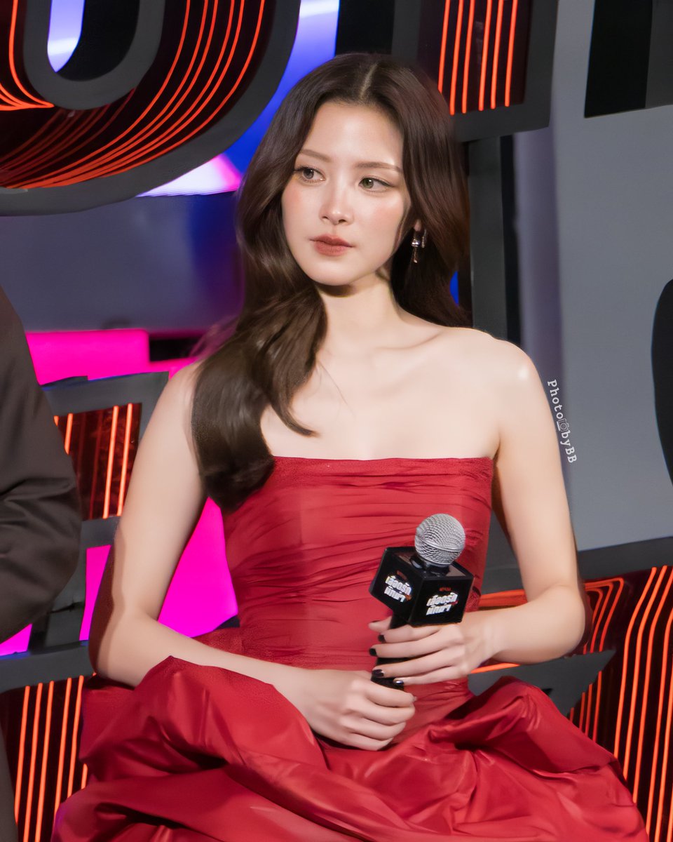 🌻ทานตะวันของธนภพ 🐝 tweet media