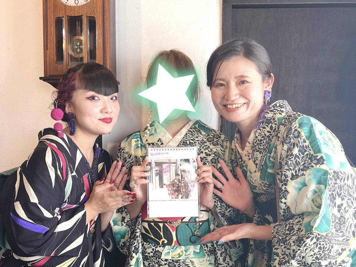 isucchi's tweet photo. #SiMILE さんのハギレ、#シンミズヒキ さんのイヤーカフ、#SSCROW さんの帯留め、 @leaves_yoshi さんのピアス、他のフリマ品をお迎えしました✨
酔いどれユニットの和輝さん&たかこさんの日めくりカレンダー(サイン入り)もゲット❤️
#めぐるキモノ
#秘密のめぐるキモノ https://t.co/QWtVqlar25