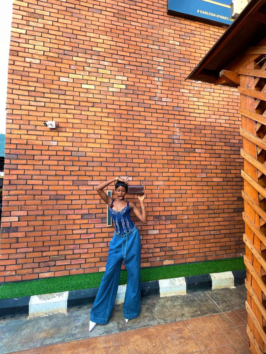 ThatGirl_ifechi tweet media