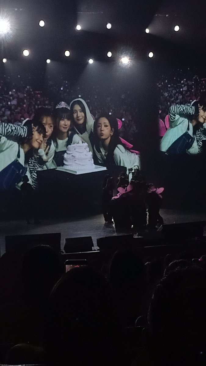 Pinkeu_Maker's tweet photo. 05/10/26
My 12 year old self made it here!
Thank you Apink and Pink pandas for making my dream come true🩷
Super ganda nila sa malapitan😭 https://t.co/MbUuKk9gfn