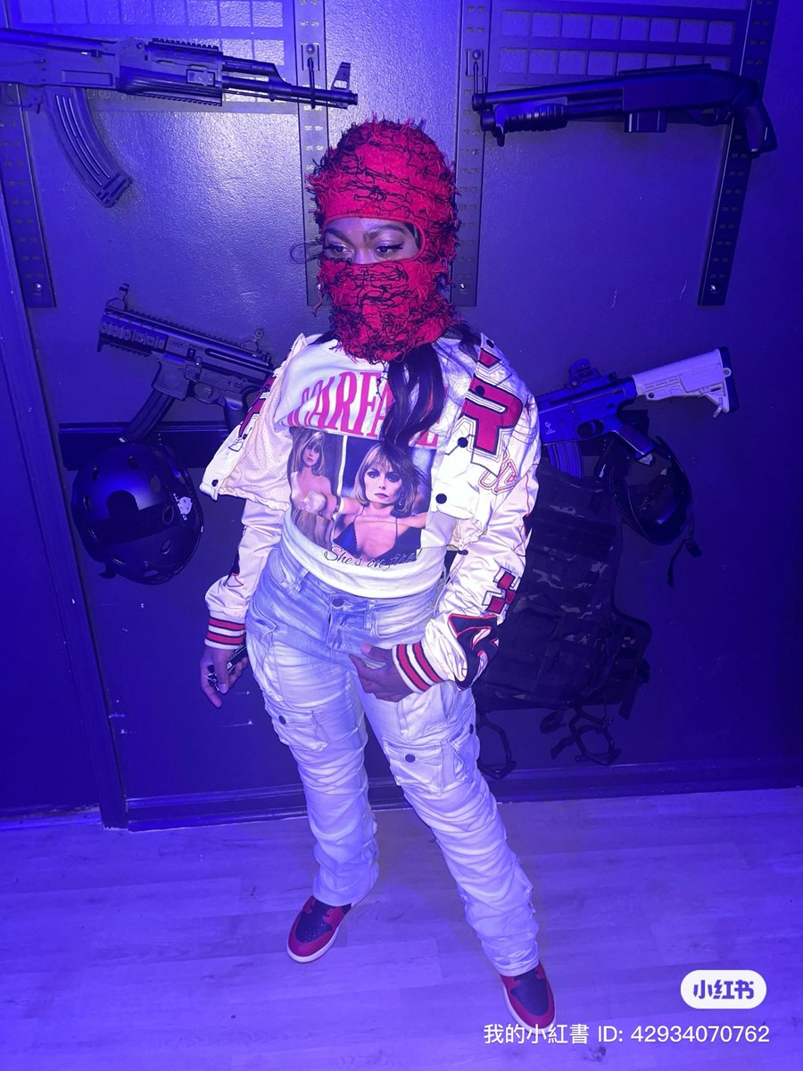 SmokeyLu_'s tweet photo. Stream my single Sauce walk on all platforms 💧 💃 #traprap https://t.co/yEt0X3uN8v