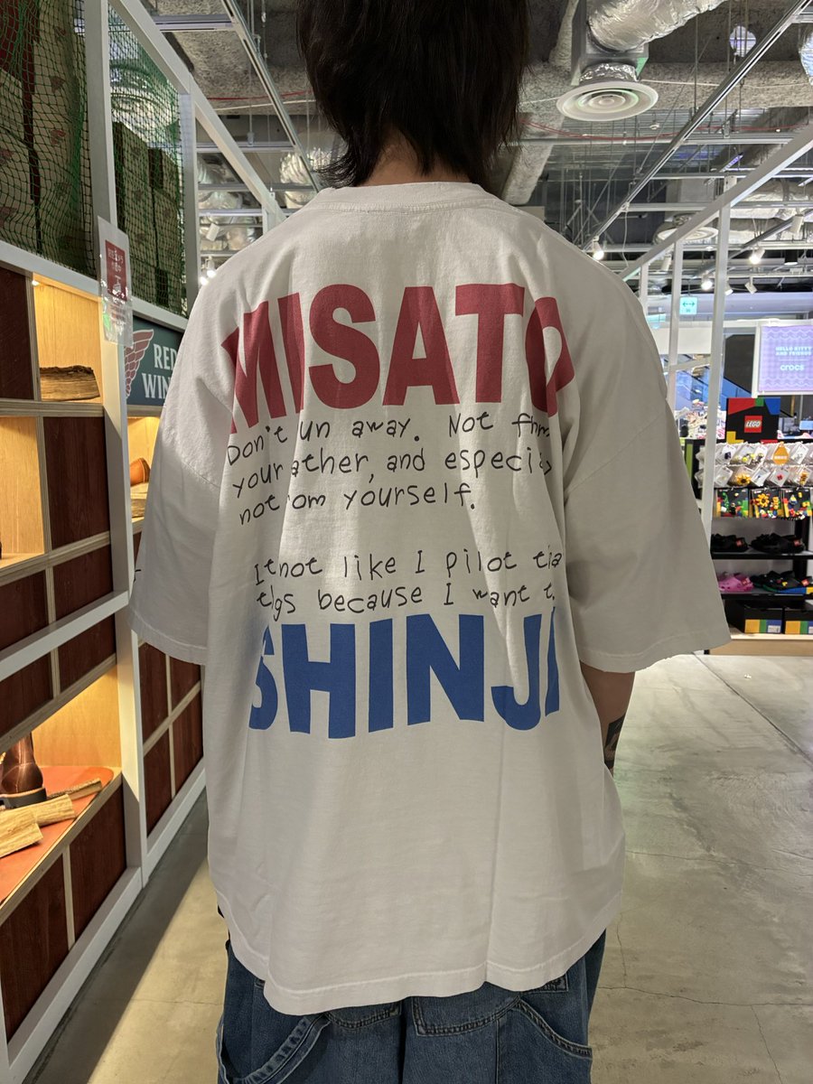 EVANGELION:95】 0077 T-Shirt 第1話で、シンジがエヴァに乗るのに