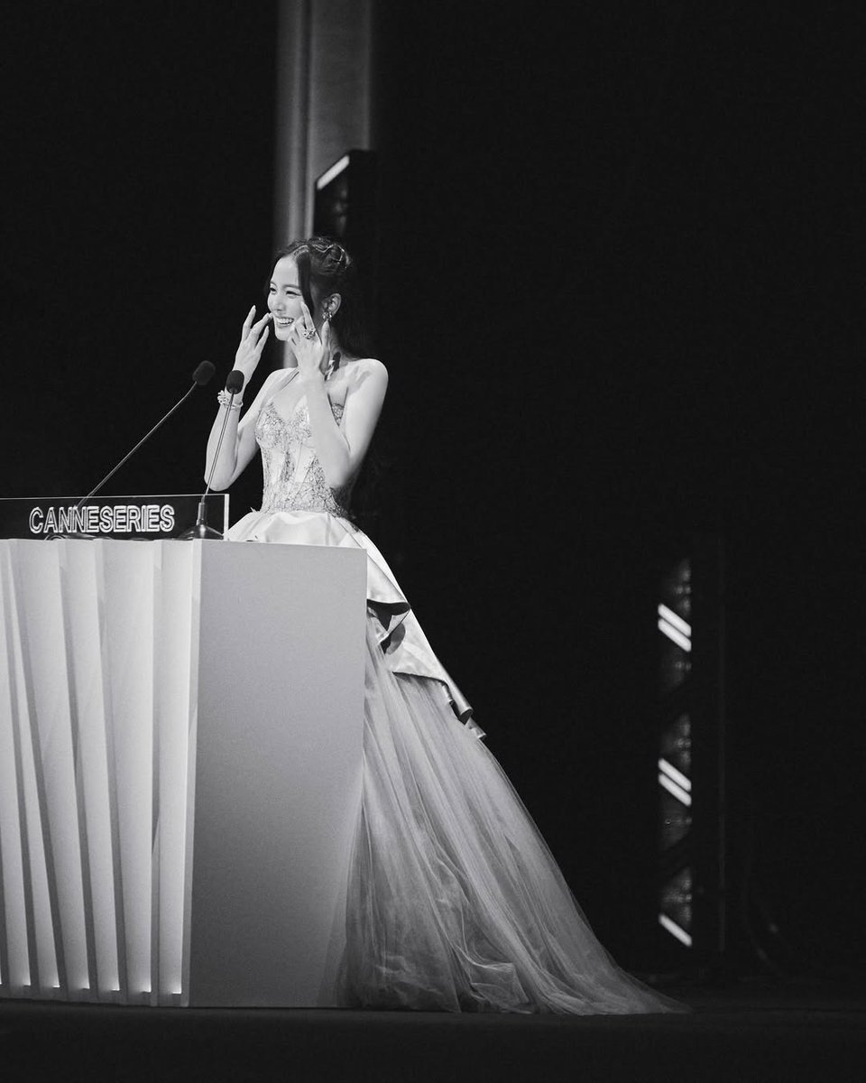 JISOO STREAMING tweet media