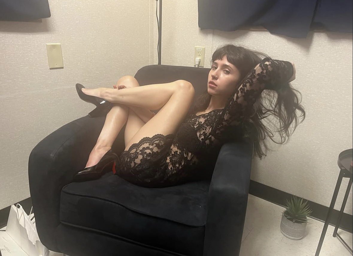 ohclairo's tweet photo. sitting and laying somewhere ⁺⊹ https://t.co/vc6ZRR4L3o
