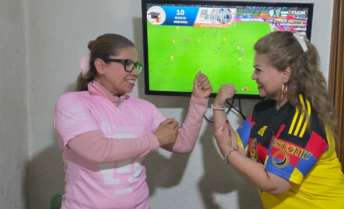 Esotoolg's tweet photo. Donde juega el América, se enciende la pasión @TUDNMEX #OrgulloAzulcrema
#MasQueUnPartido https://t.co/J6tJNxcg9h