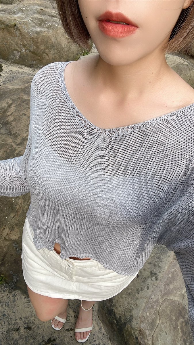 這樣穿感覺很像地方少婦🤔 https://t.co/ioANqeAhOi