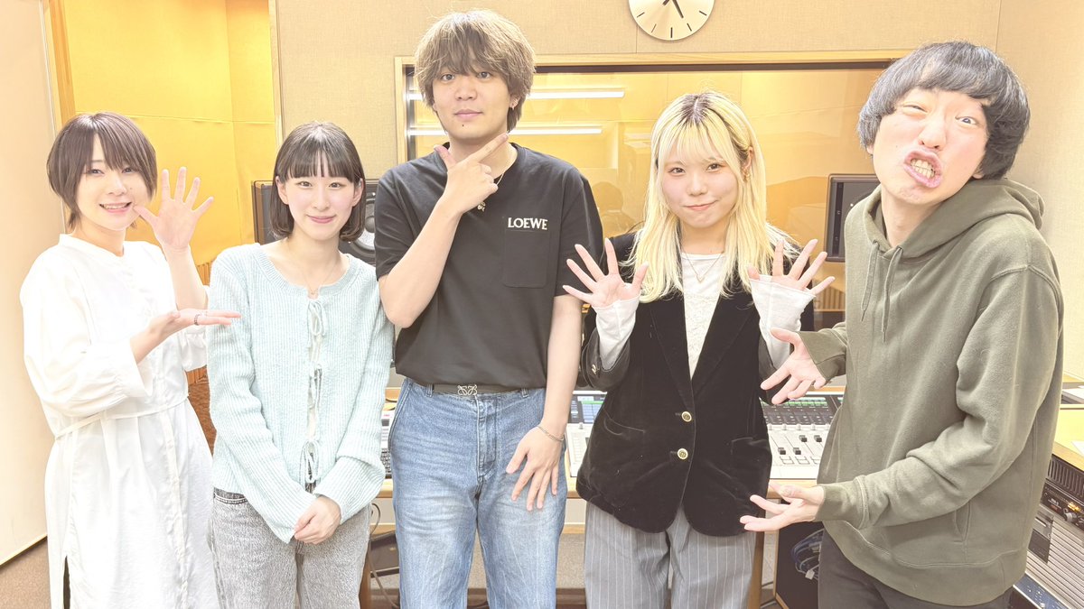 hbc_pass's tweet photo. 今夜7時から📻
#hbcradio 
#BACKSTAGEPASS
 
メインMCは
#ボイガル ワタナベシンゴ🎸

ゲストに注目バンド
#berrymeet 
トーク盛り上がってます✨

#KALMA 
ハタヤマユヅキからのコメントも🎶

メッセージお待ちしてます🙇
「パス」「好きな食べもの」
📩pass@hbc.co.jp
あす5/12(火)午後3時まで受付中 https://t.co/9dpNGXl0zh