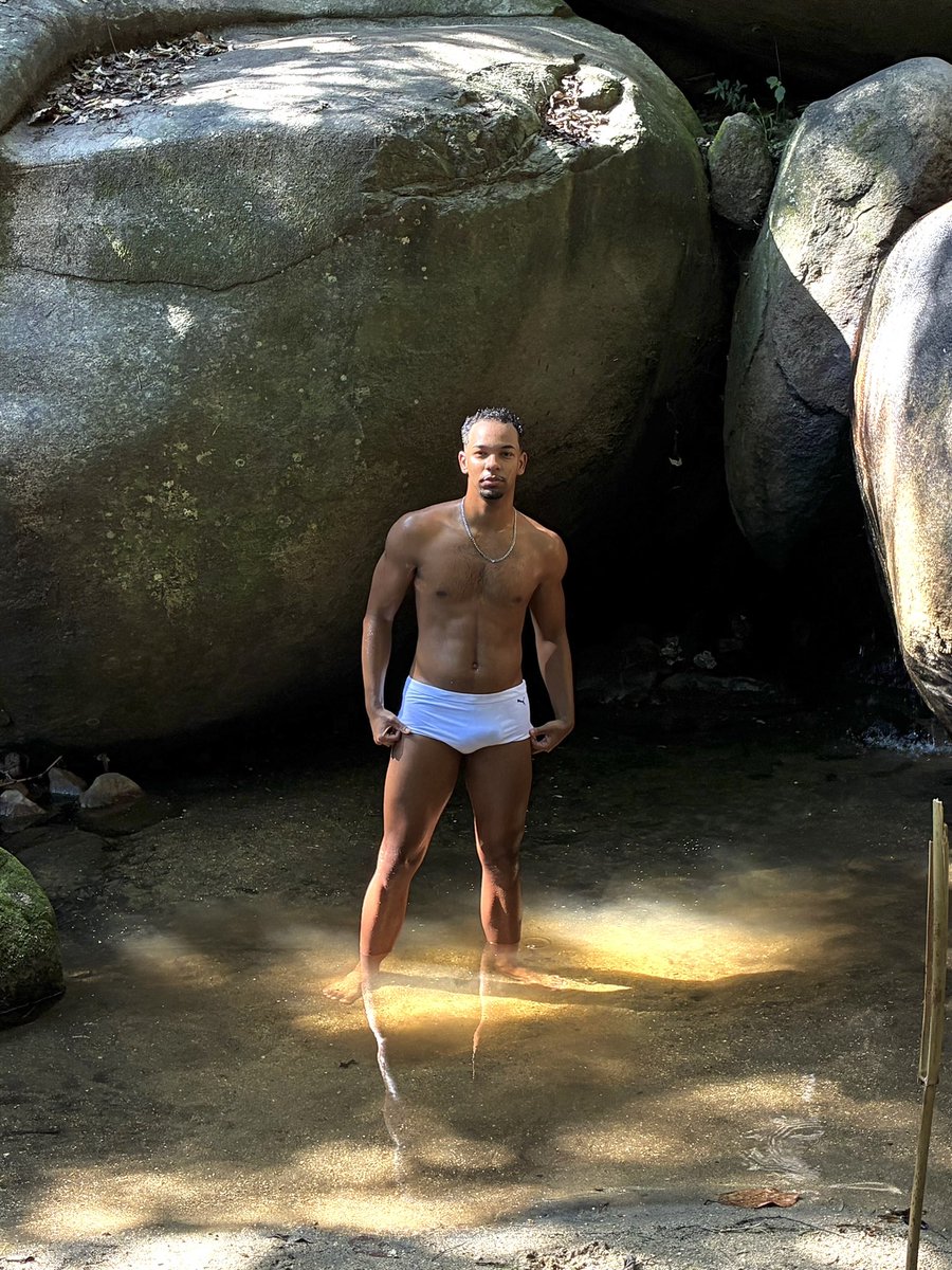 Lucasmarsolo's tweet photo. My first outdoor recording session. 
🤫🤤 https://t.co/JGnsbTT5sq