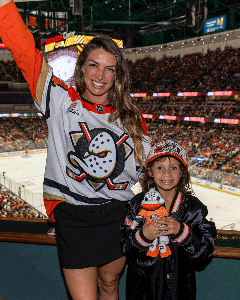 x - Anaheim Ducks tweet media