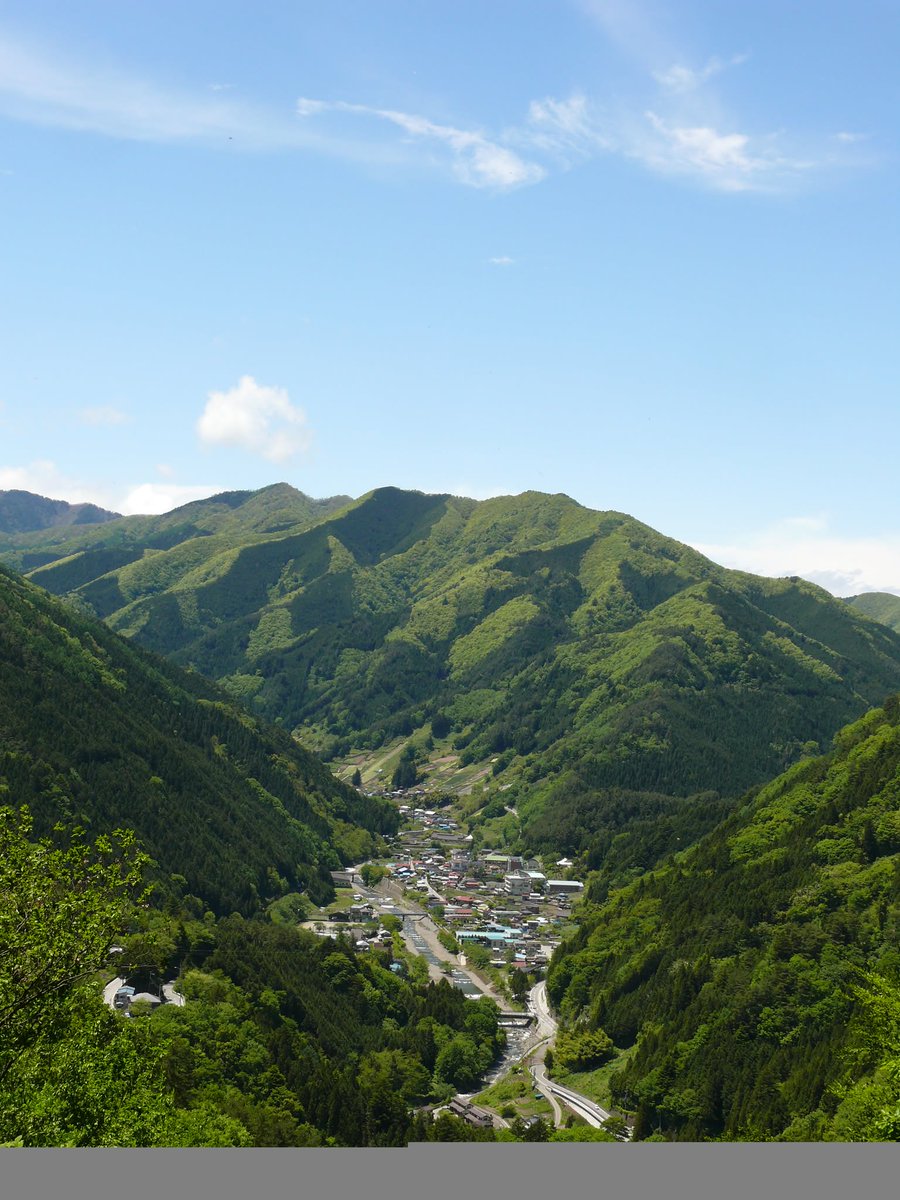 Morifo's tweet photo. 私たちが毎日使う「水」は、どこから来ているのでしょうか？
多摩川源流・山梨県小菅村で、森と水、人と地域のつながりを現地で学ぶ1泊2日のフィールドツアーを開催します。
テーマは「流域を活かす社会づくり」。
定員30名です。
詳細・申込はこちら
https://t.co/vBHZpuNz5u

#多摩川源流 #関係人口 https://t.co/OXX9PpOfCn
