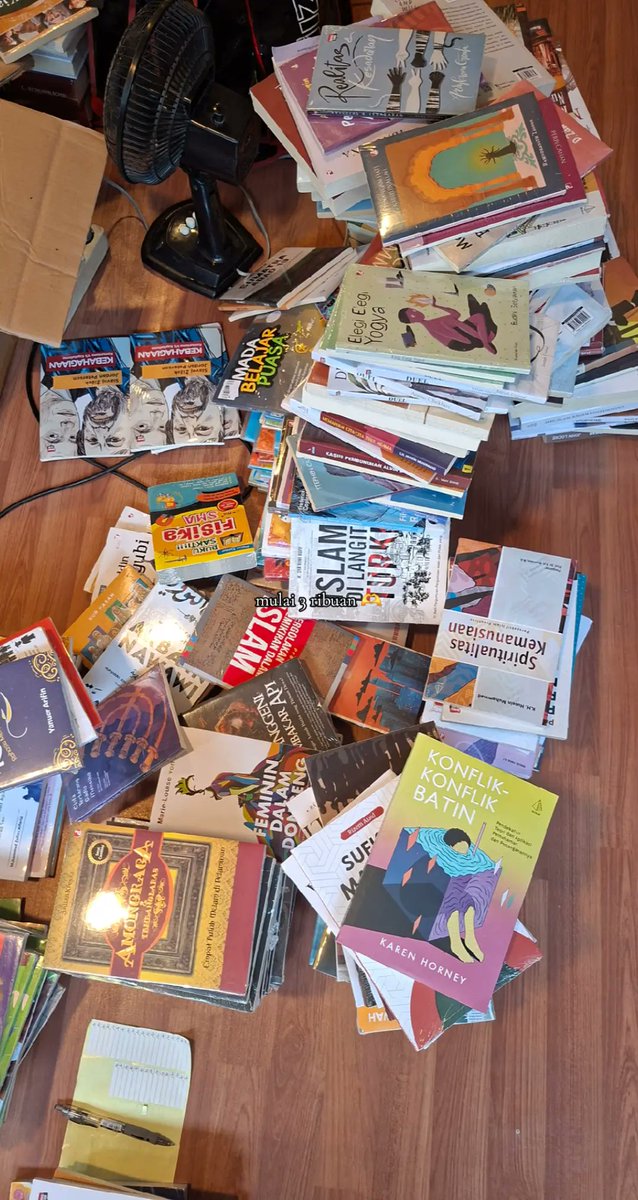 widhiuw's tweet photo. Halo. Aku open jastip BAZAR BUKU DIVA PRESS nih. 
Fee start 3k per item.
Pengiriman dr Jogja, bisa pakai ekspedisi manual atau via marketplace. 

Join grupku buat ikutan live shopping saat live shopping berlangsung
Grup: https://t.co/XX8W1kj6b9 https://t.co/ecOtZ1krlB