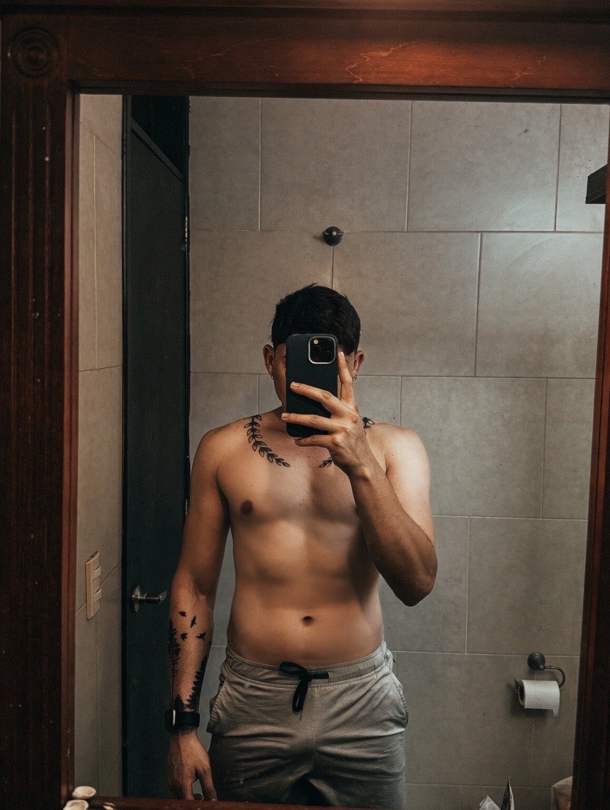 anorocd's tweet photo. #boy #guy #night https://t.co/5IUBZhjILr