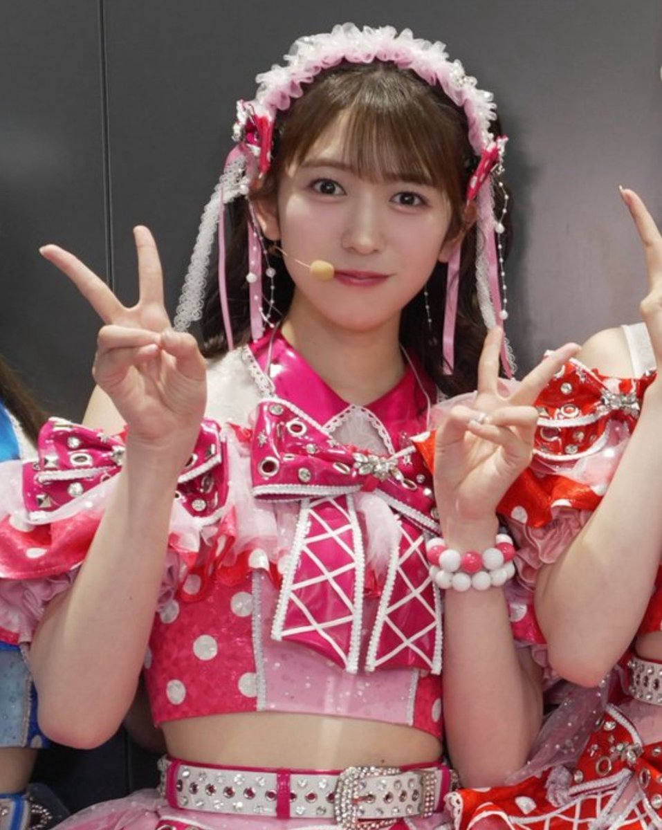 _ru115_'s tweet photo. 新衣装が本当にこれだとしたら頭ものは絶対これで！！！！リボンにせずに！ヘドレで！！！！お願いします！がちで！！！！お願いします！！！！お願いしますお願いします！仕事頑張ってますのでどうか🥲🥲🥲 https://t.co/611Z4U2tHJ