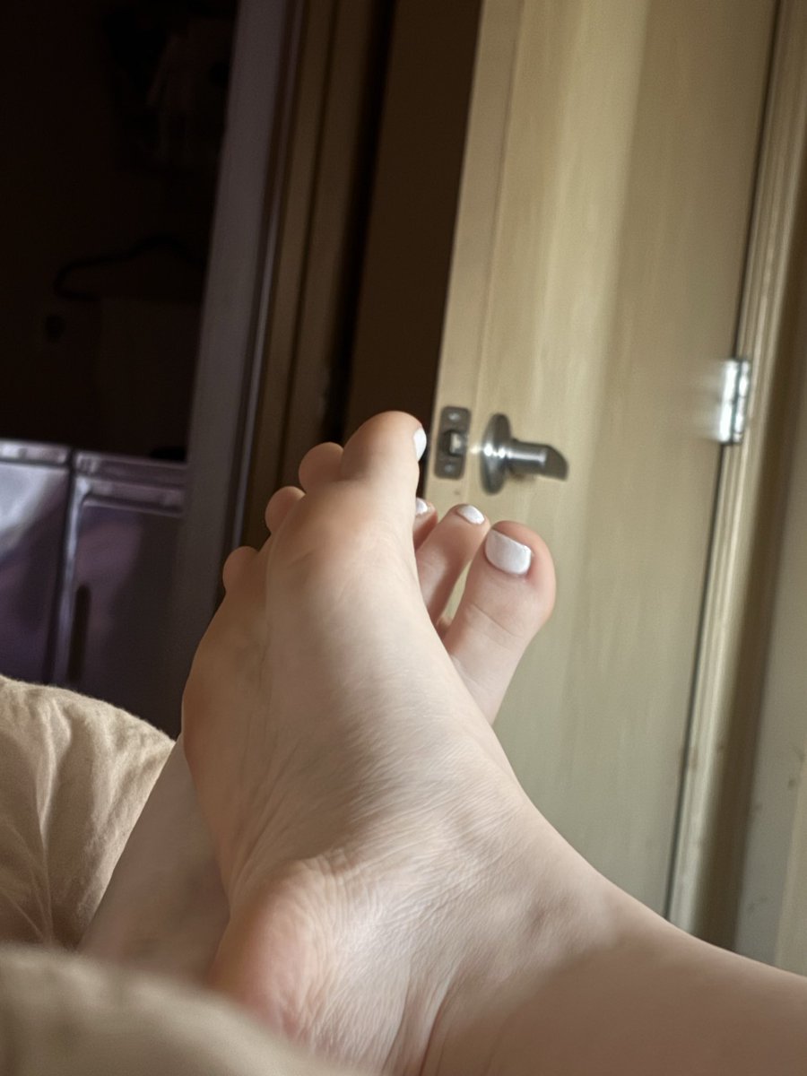 Prettiestfeetz's tweet photo. 🫶🫶 #feetworshi̇p #feet #feetfestish #content https://t.co/qIzh3LWoRq