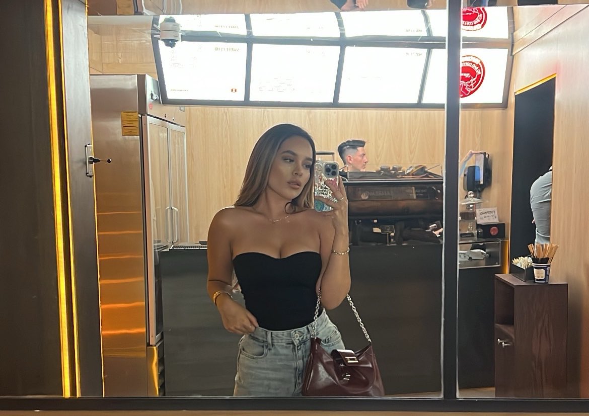 PriscilaGee's tweet photo. 💕 https://t.co/GXpqM3XdyE