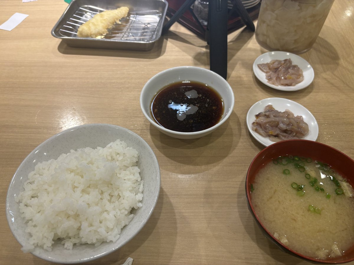 Risako_Kaji's tweet photo. 天ぷら ひらお

写真じゃ伝わらないけどとっても美味しかった。
腹はち切れそうだしこのまま福岡にいたらヘビー級になってしまう。 https://t.co/ljtCJPZxZl