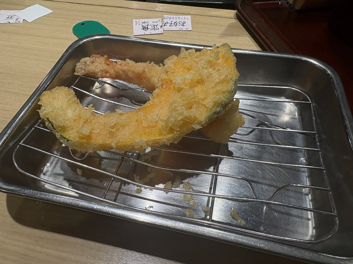 Risako_Kaji's tweet photo. 天ぷら ひらお

写真じゃ伝わらないけどとっても美味しかった。
腹はち切れそうだしこのまま福岡にいたらヘビー級になってしまう。 https://t.co/ljtCJPZxZl