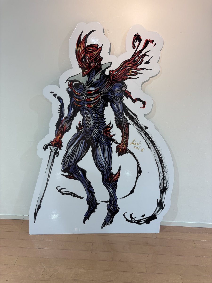 garo_ryu's tweet photo. 再度、大阪ATCに行ったのは
ジンガのパネルボードが
当選したので
それの引取りでした！

しかも雨宮監督の直筆サイン入りで
本当に感無量です！

自宅の家宝がまた一つ増えました！
雨宮監督本当にありがとうございます🙇‍♂️

写真はスタッフさんが記念にと
会場内で撮らしてくれました🙏
#牙狼画展 https://t.co/mNpzwX0jdZ