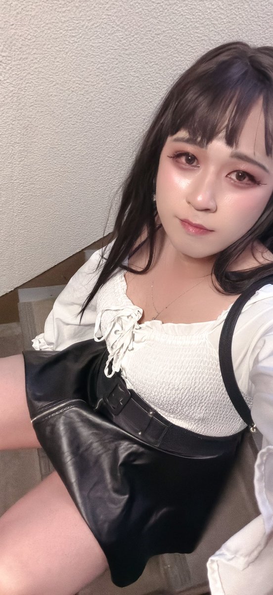りな tweet media