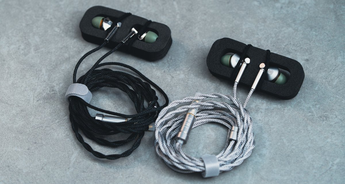 ddhifi_com's tweet photo. 🎧 ddHiFi × MOONDROP | Memory 4.4 Planar IEM – Official Launch

True sound, true comfort, true classic.

Meet your new daily audiophile companion: ddHiFi Memory 4.4 – ultra-slim, ultra-powerful planar IEMs co-developed with MOONDROP, built for pure, immersive high-fidelity listening.

🌟 Highlights
· 13mm ultra-linear planar driver – 4× efficiency vs standard dynamic drivers, 10× vs ordinary 14.5mm planar units, ultra-low distortion even at high dynamics
· Dual premium versions
AL4.4: Aviation aluminum alloy, lightweight ~25g, all-day comfort for commutes & long listening
Pd4.4: Pure copper + palladium plating, solid feel, superior noise isolation, luxury durability
· Audiophile-tuned acoustics – redesigned vents, custom shielded cable, wide source compatibility, 4.4mm balanced plug for clean, detailed playback
· Retro classic design – premium build, ergonomic fit, includes vintage-style microfiber case with YKK zippers

🎁 LAUNCH EXCLUSIVE GIFT
First 100 orders ONLY
✅ FREE custom moissanite diamond dustcap (3.5mm + 4.4mm included)

Experience hi-fi sound without compromise.

👉 Buy Now: 
Memory AL4.4($159.99): https://t.co/uDKxe90iBT
Memory Pd4.4($189.99): https://t.co/Nd02tWHpiM

Tap “Shop Now” & elevate your music journey.

#ddHiFi #MOONDROP #Memory44 #PlanarIEM #AudiophileEssentials #HiFiAudio #NewLaunch