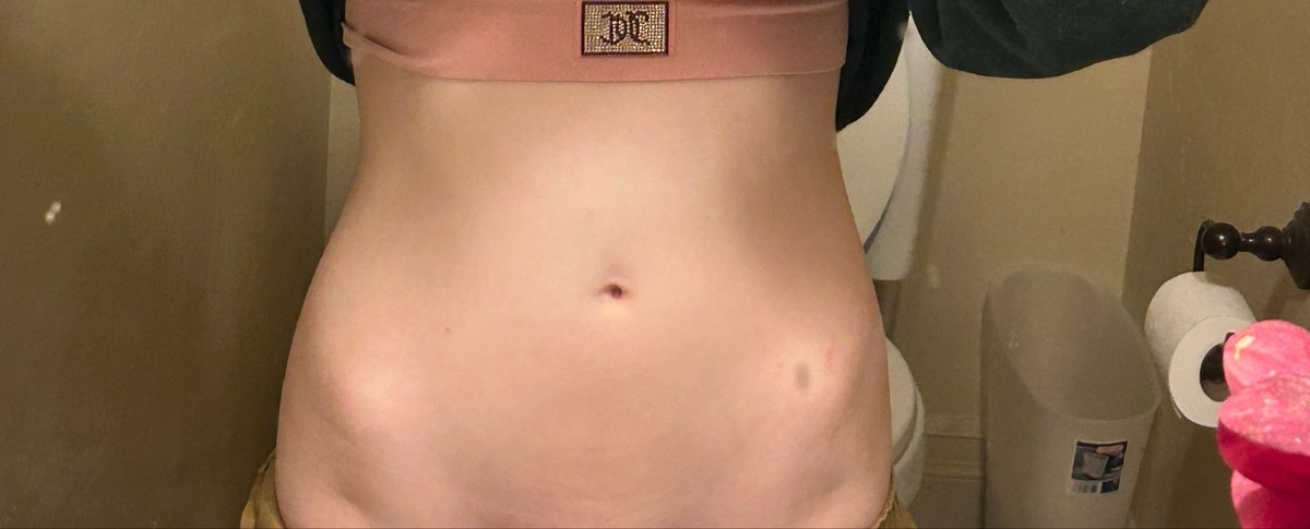 EEK_XD's tweet photo. 115 vs 105
Please say there’s some difference 
#edtwt #waist https://t.co/OnjH6OaxRB