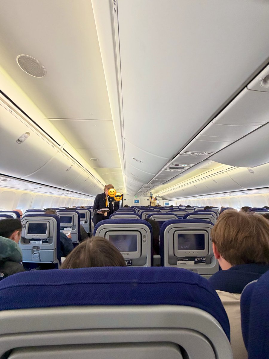 Hayato_RACEWALK's tweet photo. 13年ぶりのフランクフルトへ🇯🇵✈️🇩🇪
無事に着きますように🙏 https://t.co/TiEiwam0Y6