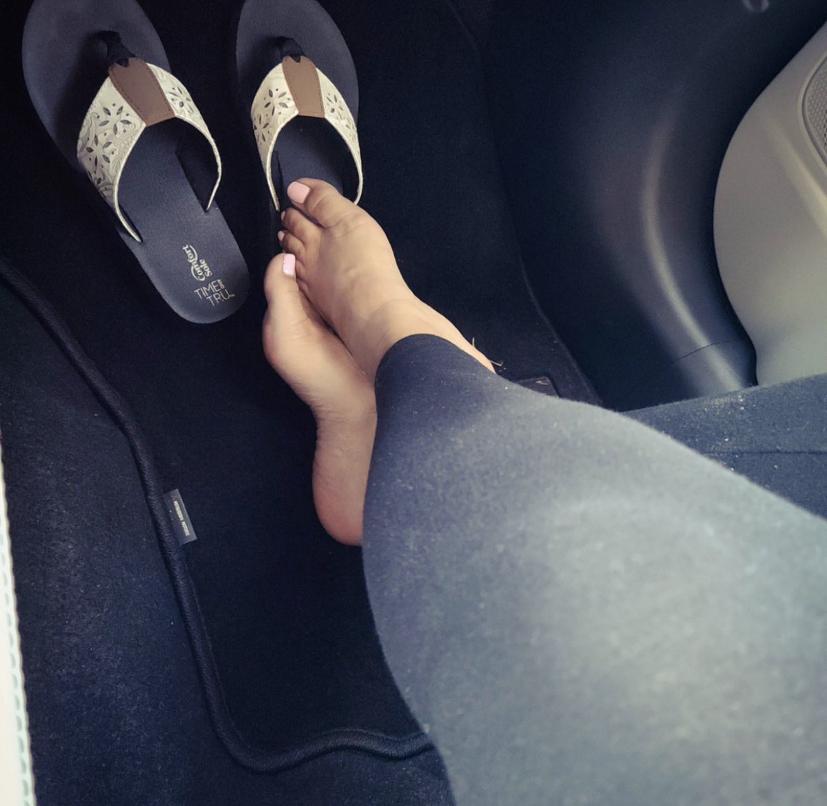 prettyfeet0nly's tweet photo. Perfect feet ππ΅π·
#feet #toes #feetish #prettyfeetonly https://t.co/I08HLZgnlo