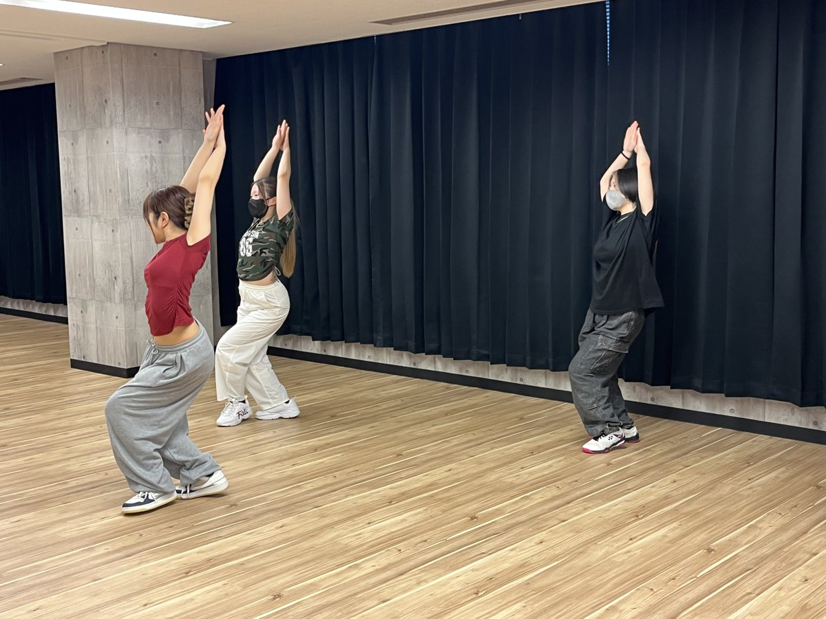 human_ha_chiba's tweet photo. 今日はダンスカレッジ１年生の授業風景をお届け💃🕺🎶✨
#総合学園ヒューマンアカデミー千葉校　
#ダンスカレッジ https://t.co/tXCmCK6UUI