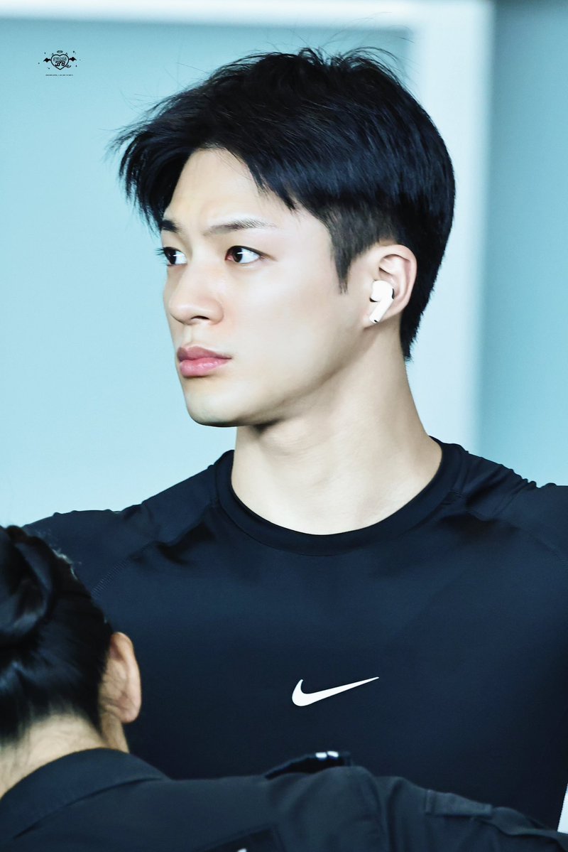 젬밋 tweet media