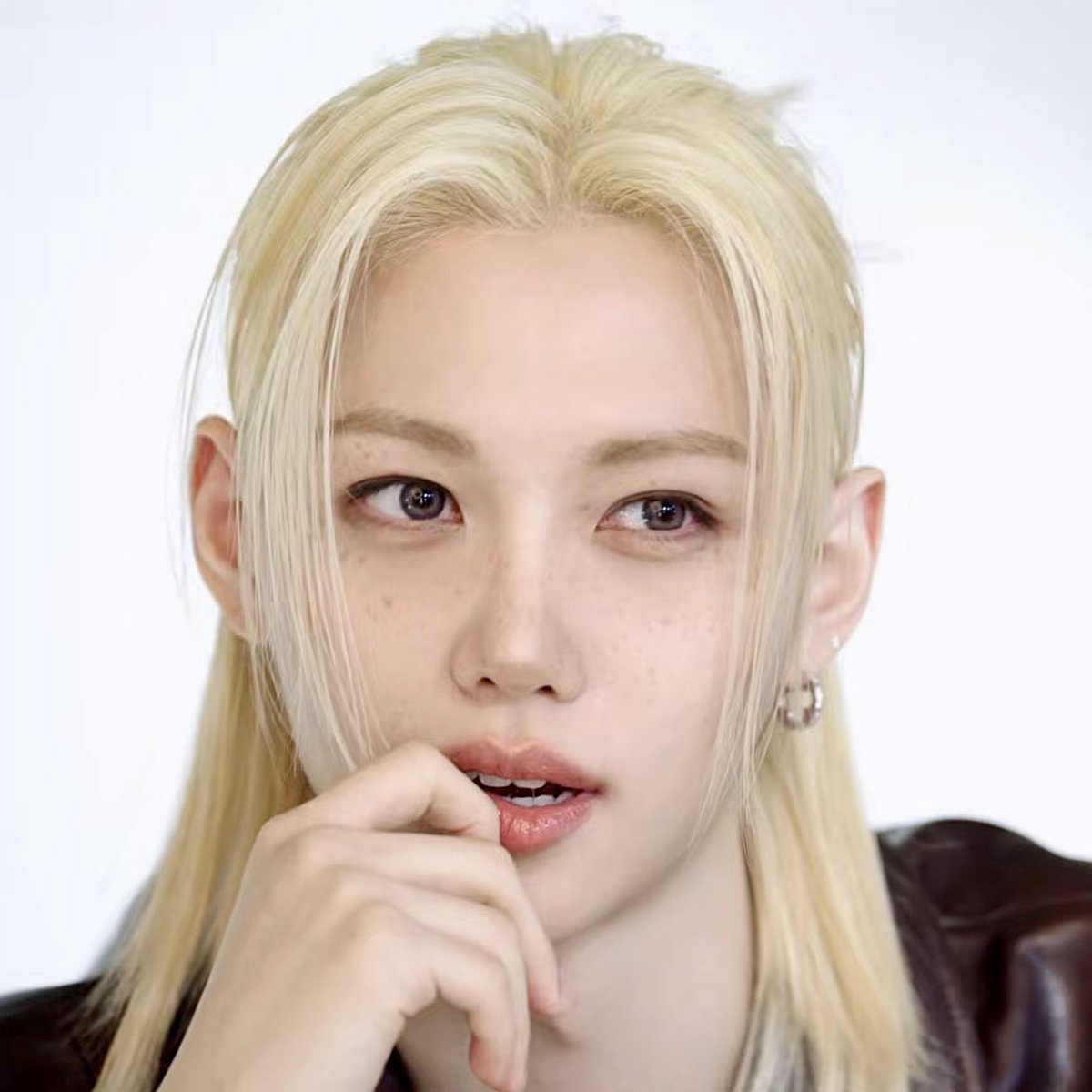 야옹뽁 tweet media