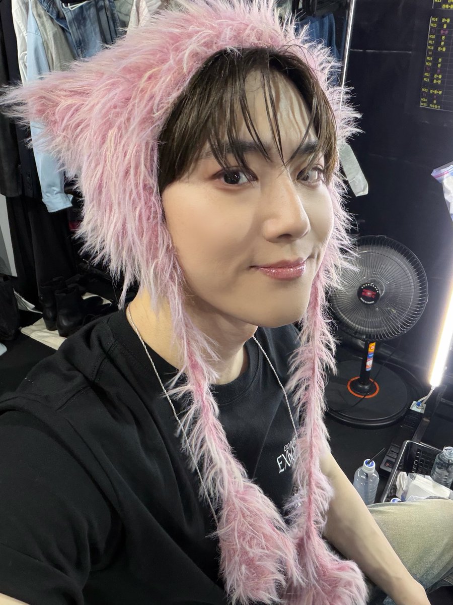 Suho Ecuador tweet media