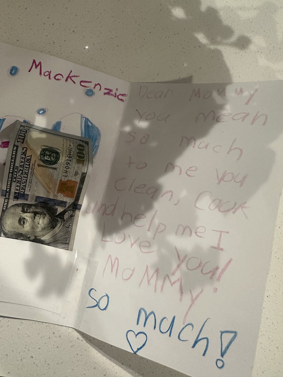 cryptobeautymom's tweet photo. From my 9 year old daughter 🥰 
@cryptobeautykid 
Thanks! 
Moms salary for a year 🤣 https://t.co/p5aoGp5tGy