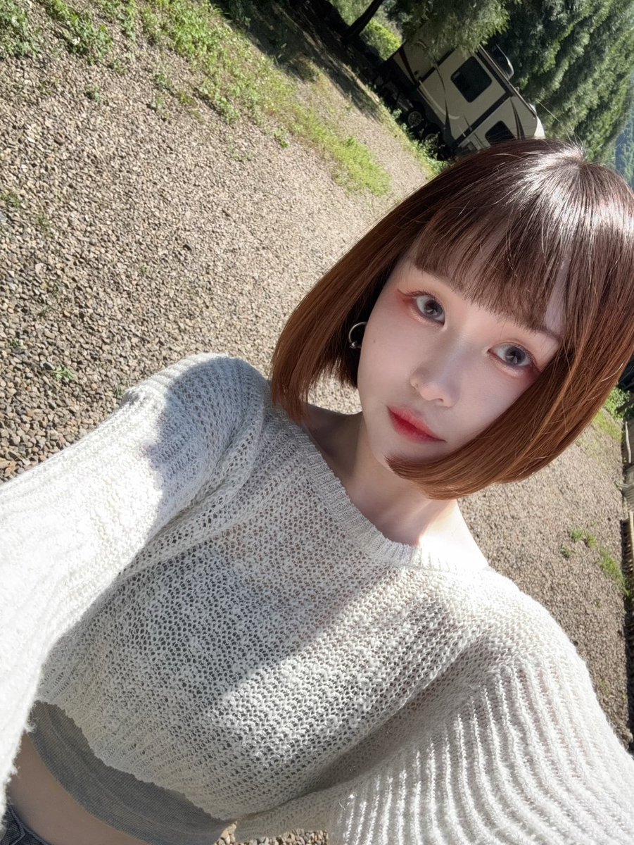 SetllaP36517's tweet photo. 一直告訴自己
要堅強  要加油 要努力
不要脆弱 不要幼稚  不要流淚
可是我好像忘了
我才是一個二十出頭的小孩
#聽障女孩 https://t.co/MXCF7FEDFF