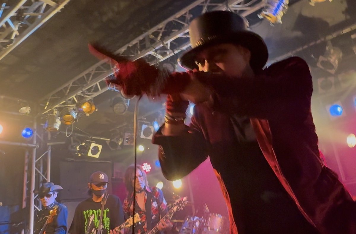 20cMustard's tweet photo. @toorush291441 奇しくも結果STRAWBERRY FIELDSの『ラストライブ』となってしまった1992年末のツアー最終公演を観たあの日から…約34年振りの光景でした！
（3/4メンバーではありますが✨）
福井さんが1番はしゃいでた気が…笑

ただただ感動…それだけです😊 https://t.co/z2Is6Jy27B