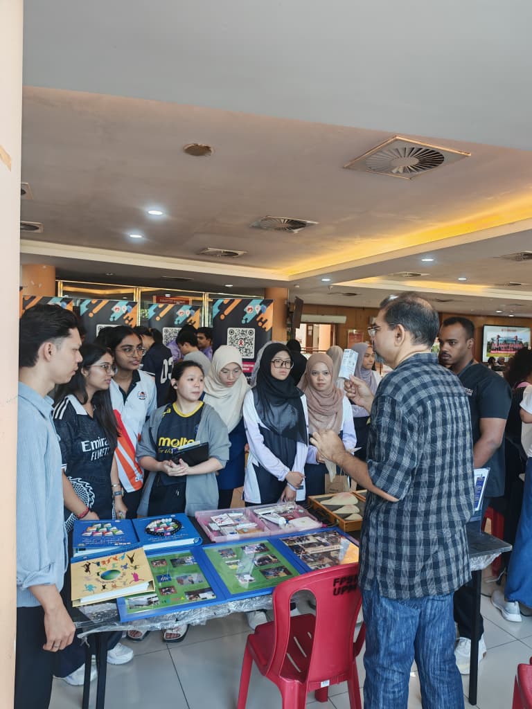 FRHAM's tweet photo. FRHAM introduced the organization and shared information about the services and initiatives carried out to support the community. Visitors also had the opportunity to learn more about current SRHR issues, particularly those affecting youth today. https://t.co/RGe27CgzoW