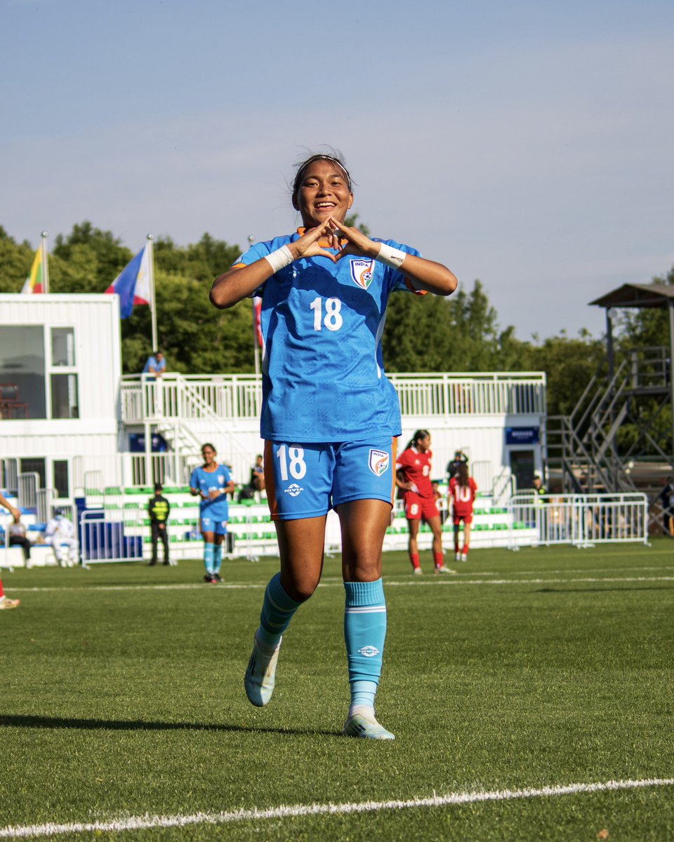 Surendra21286's tweet photo. Football:
U17 Women's Asian Cup:
India will face China in Quarter finals today at 5:00 PM IST.
Winner will qualify for Fifa World Cup.
Earlier, India qualified for quarter finals with 4-0 victory over Lebanon in last group match.

#IndianFootball #U17WAC #INDvCHN #CHNvIND https://t.co/zLPSB4ZiyH