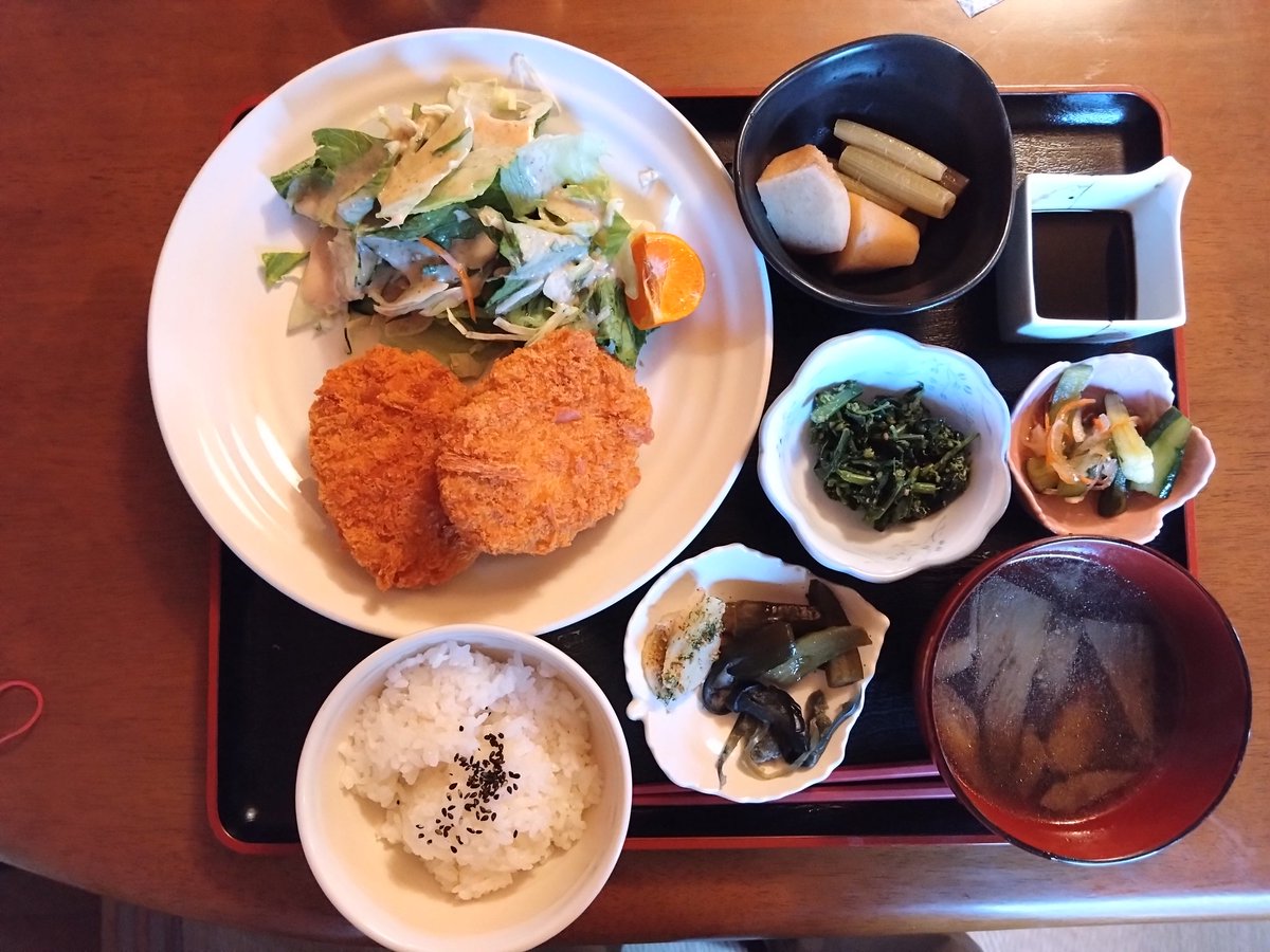 まどラビ tweet media