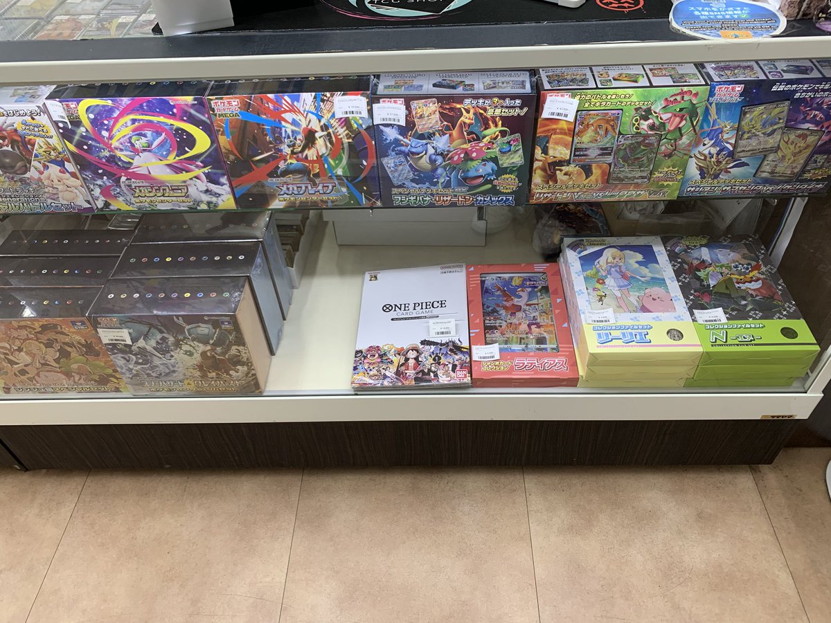 こんにちは☀️ 本日も開店しました‼️ BOX、シングルカードその他多く