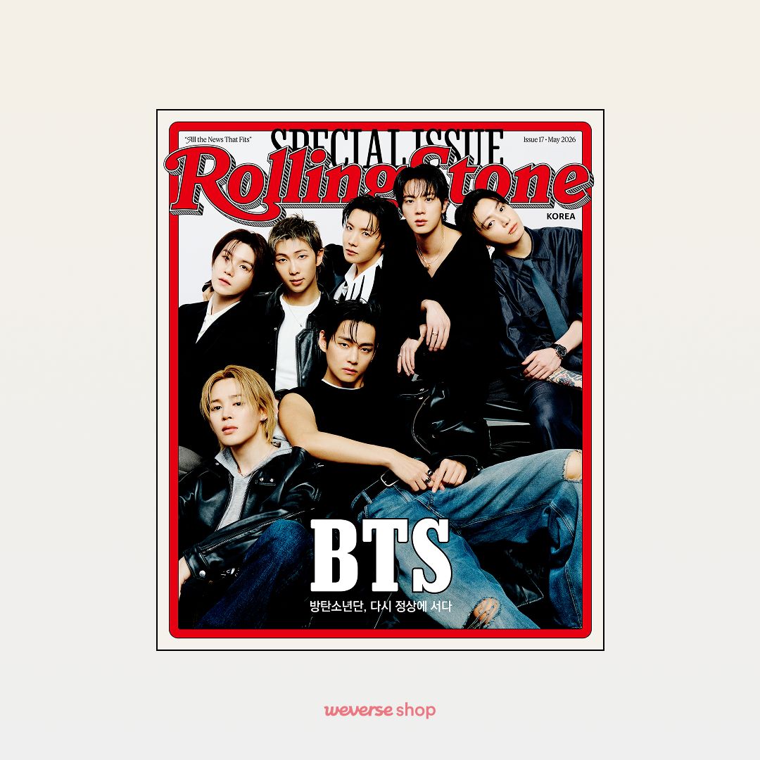 weverseshop's tweet photo. 📚Rolling Stone Korea 17th Issue 예약 판매 안내

#BTS (@bts_bighit) 가 표지를 장식한 Rolling Stone Korea 17호를 가장 먼저 만나볼 기회✨
지금 #위버스샵 에서 확인해 보세요!

📅예약 판매 기간 : 5월 11일(월) 1 PM ~ 재고 소진 시(KST)
🛒#WeverseShop : https://t.co/TFZfOBL0ry https://t.co/BdOmvGqLKc