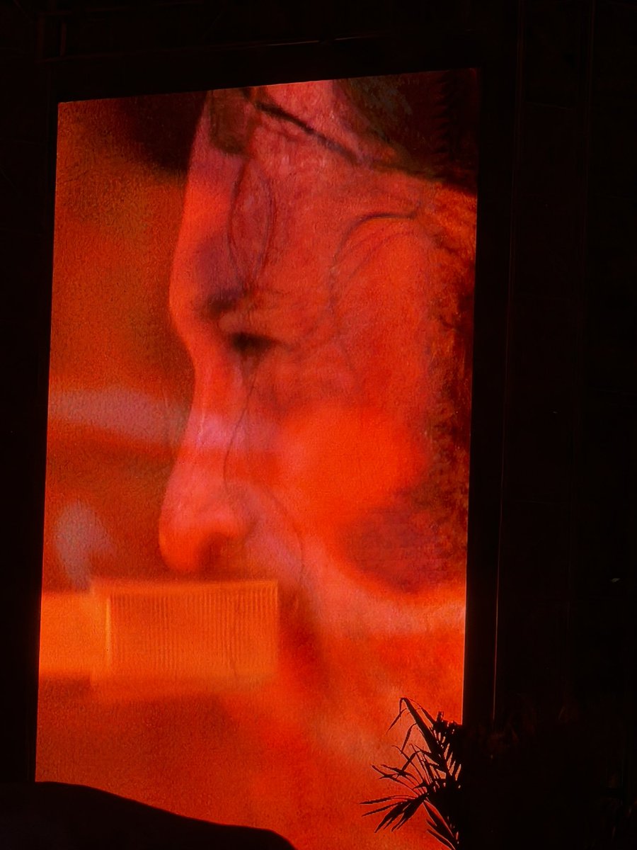 l1ndola's tweet photo. heres some toro from the screen https://t.co/bwfh5IB888