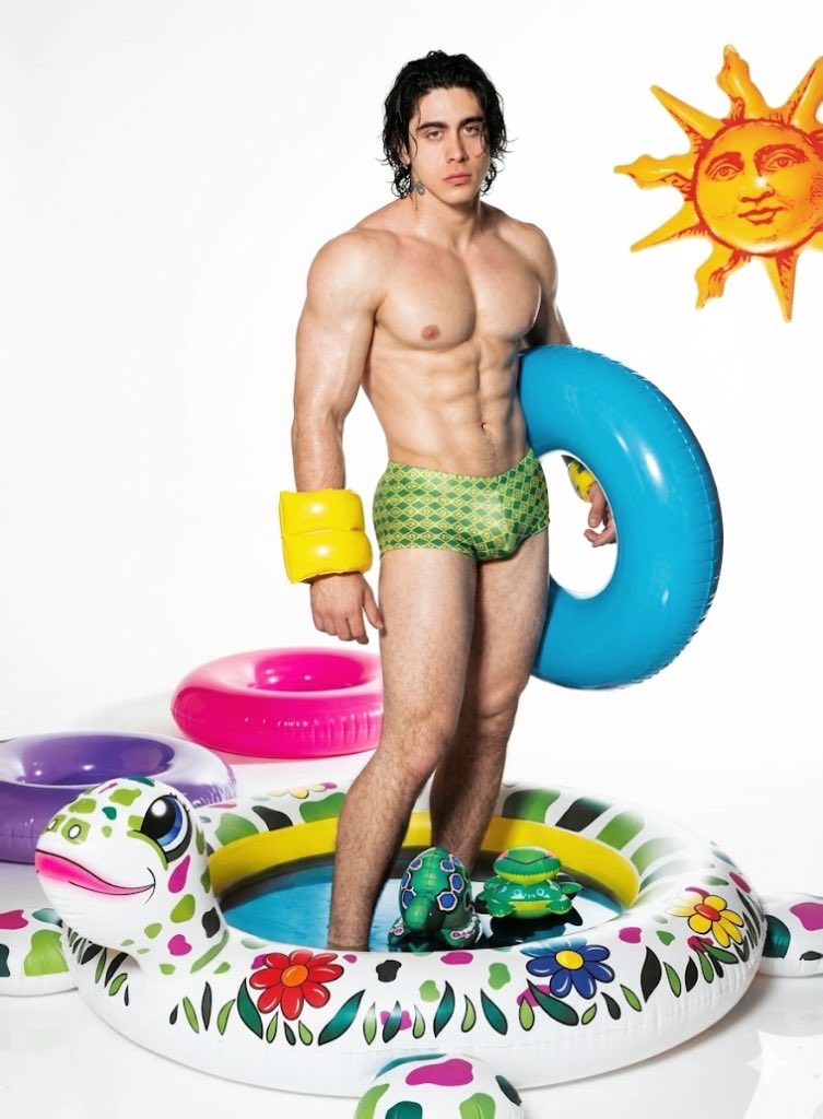 BigGuyIA's tweet photo. Listo para un día de piscina

#carlosbelcast https://t.co/NU0aAWoeHr