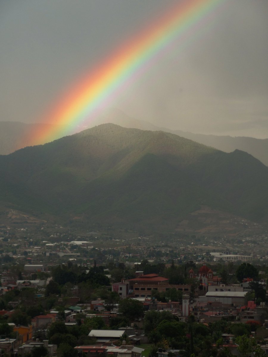 RudyMendex's tweet photo. Hoy hubo arcoiris en mi pueblito... 
#OaxacaDeJuárez #Arcoiris https://t.co/Txs3sdU9X0