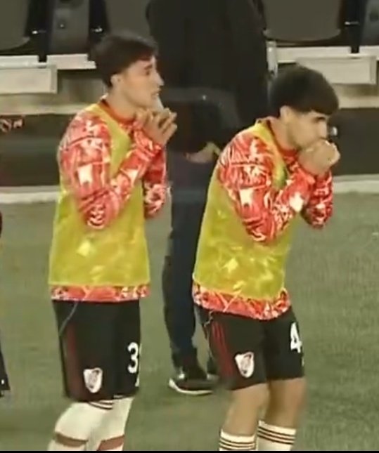 River1o_'s tweet photo. Los pibes de River ❤️😭 https://t.co/N1ftWjB1A1